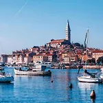 Gorgeous Home In Rovinj With Wifi